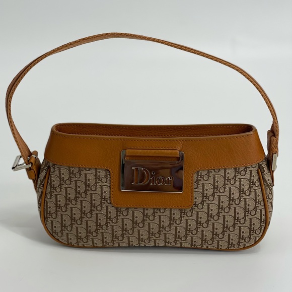 Dior Bag - Picture 12 of 17